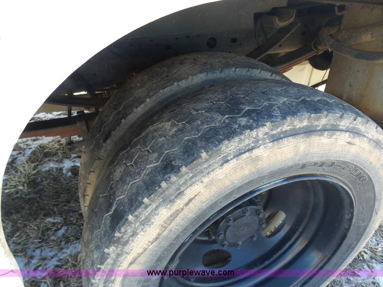 image for item AX9225 2005 Ford F550 service truck