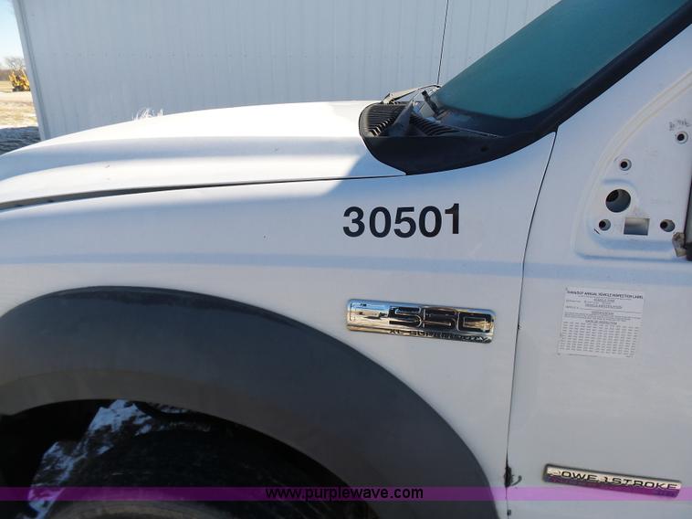 image for item AX9225 2005 Ford F550 service truck