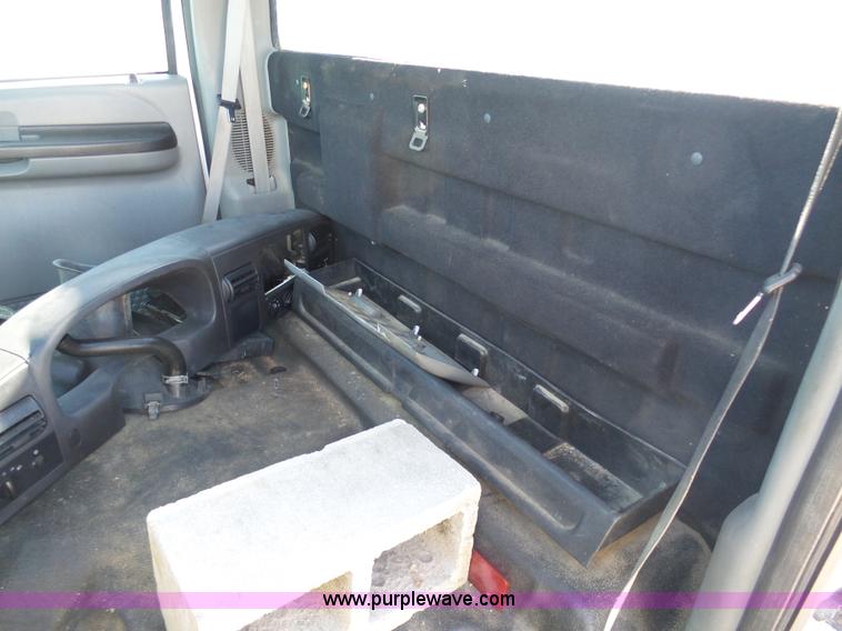 image for item AX9225 2005 Ford F550 service truck