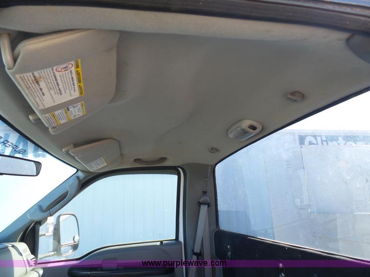 image for item AX9225 2005 Ford F550 service truck