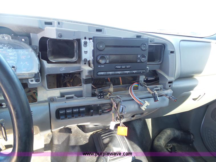 image for item AX9225 2005 Ford F550 service truck
