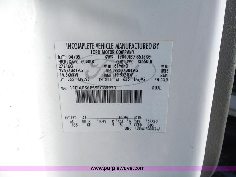 image for item AX9225 2005 Ford F550 service truck