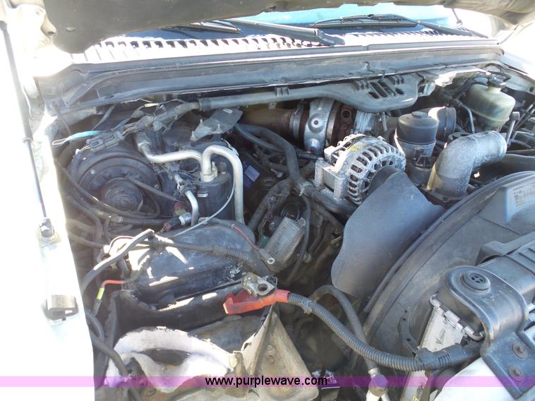 image for item AX9225 2005 Ford F550 service truck