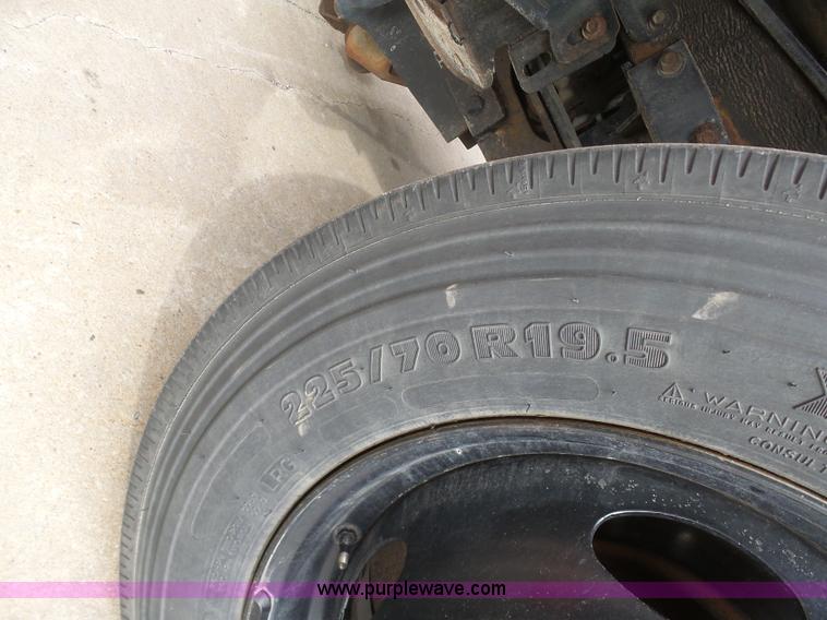 image for item BH9384 2002 Ford F550 dump truck