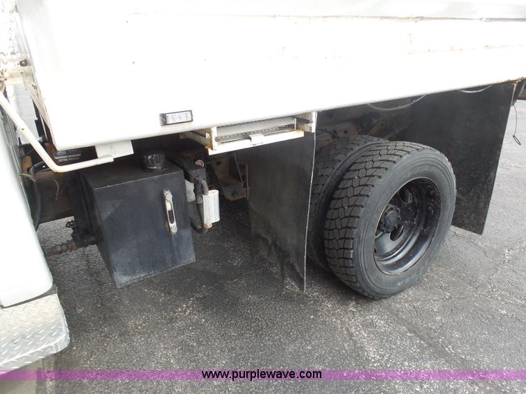 image for item BH9384 2002 Ford F550 dump truck