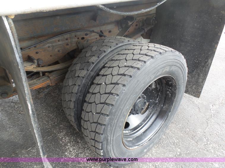 image for item BH9384 2002 Ford F550 dump truck