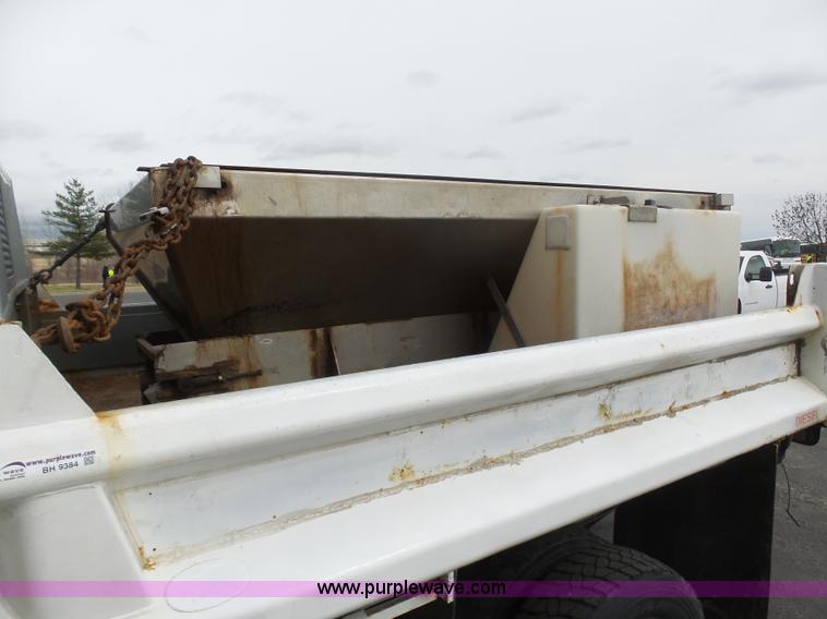 image for item BH9384 2002 Ford F550 dump truck