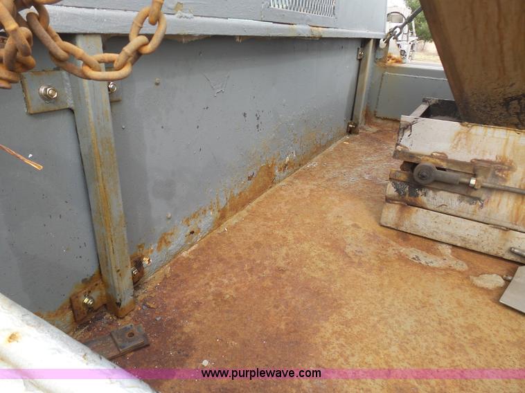 image for item BH9384 2002 Ford F550 dump truck