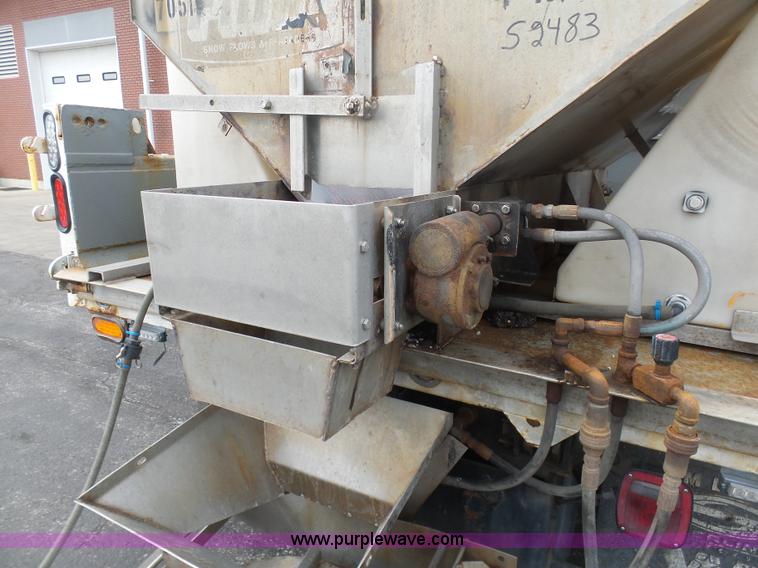 image for item BH9384 2002 Ford F550 dump truck