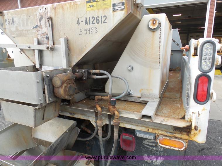 image for item BH9384 2002 Ford F550 dump truck