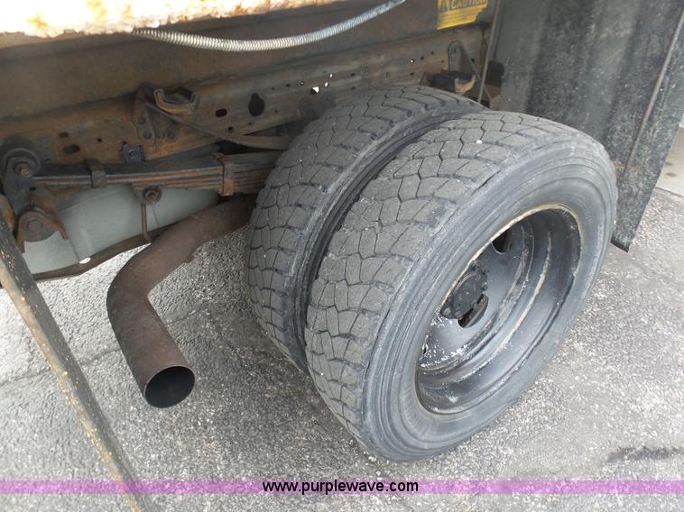 image for item BH9384 2002 Ford F550 dump truck