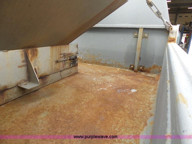 image for item BH9384 2002 Ford F550 dump truck