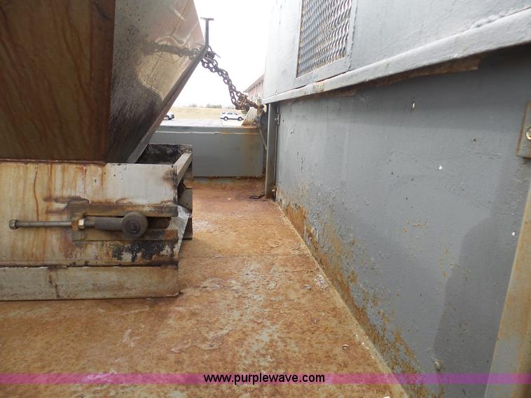 image for item BH9384 2002 Ford F550 dump truck