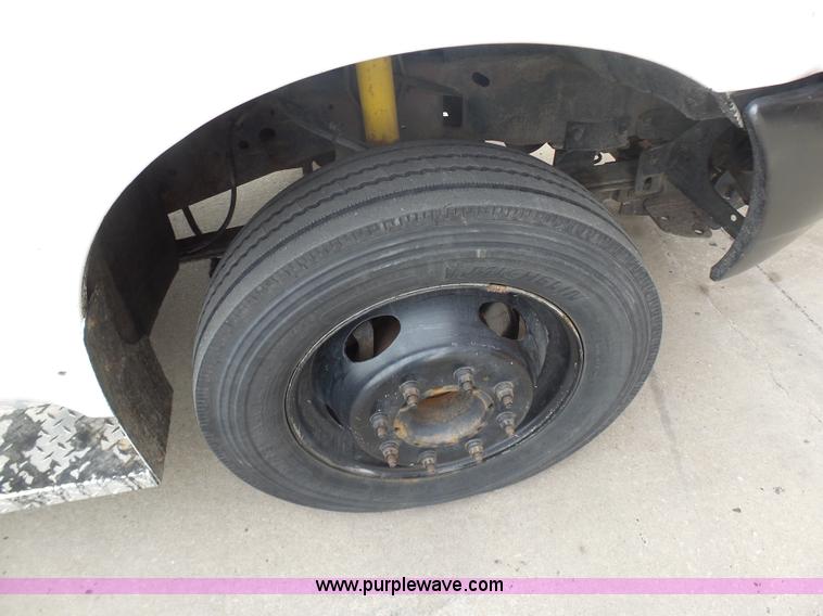 image for item BH9384 2002 Ford F550 dump truck