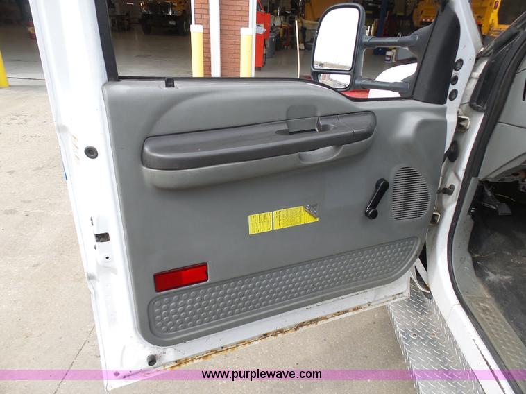 image for item BH9384 2002 Ford F550 dump truck