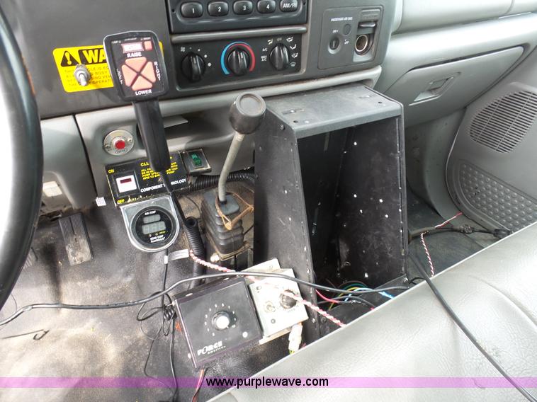 image for item BH9384 2002 Ford F550 dump truck