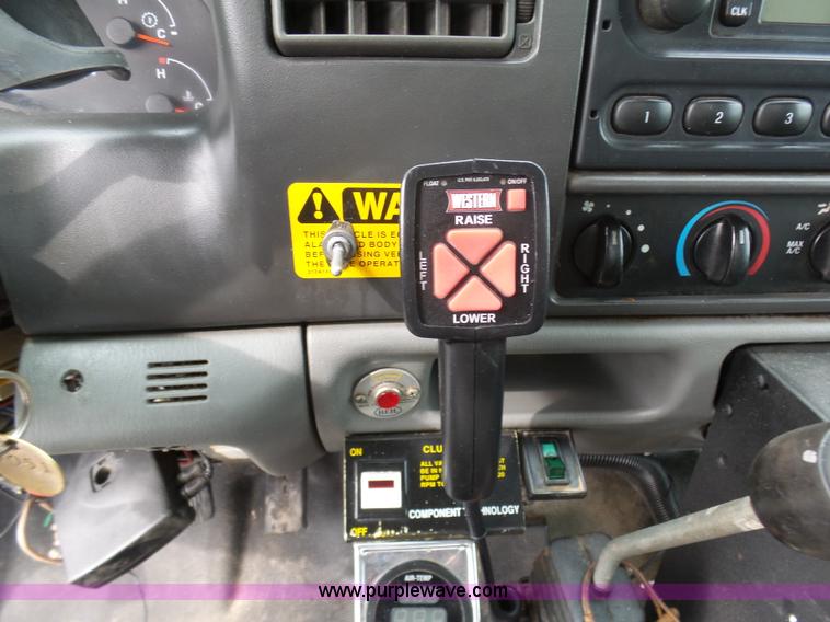 image for item BH9384 2002 Ford F550 dump truck