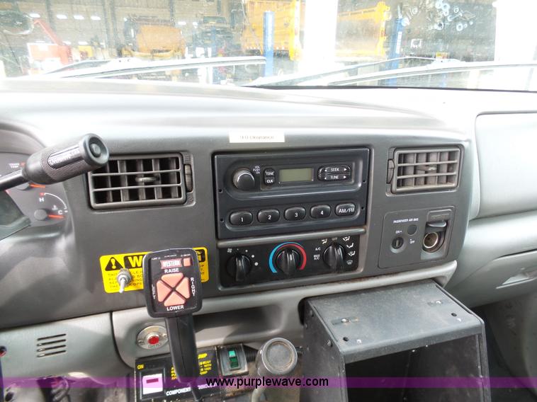 image for item BH9384 2002 Ford F550 dump truck