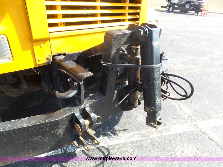 image for item BH9386 1999 International 4900 dump truck