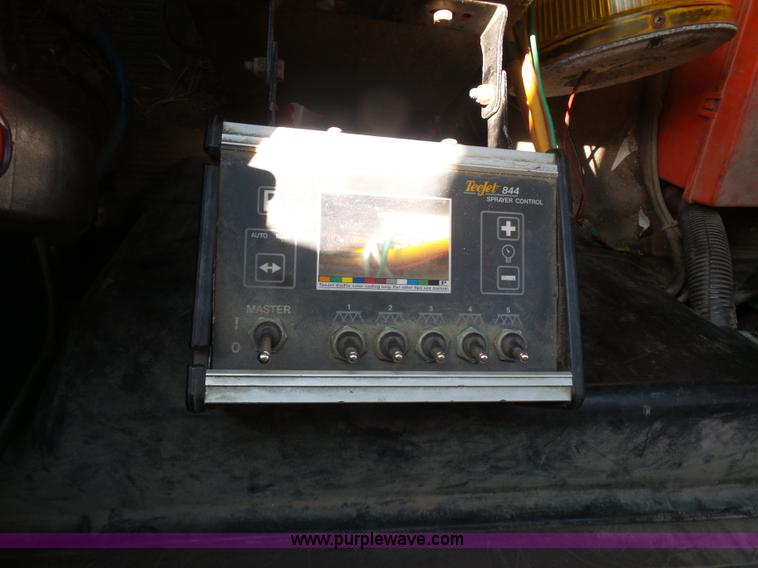 image for item BH9386 1999 International 4900 dump truck