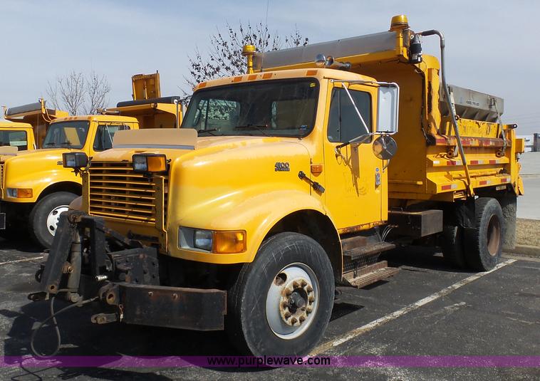 image for item BH9387 2000 International 4900 dump truck
