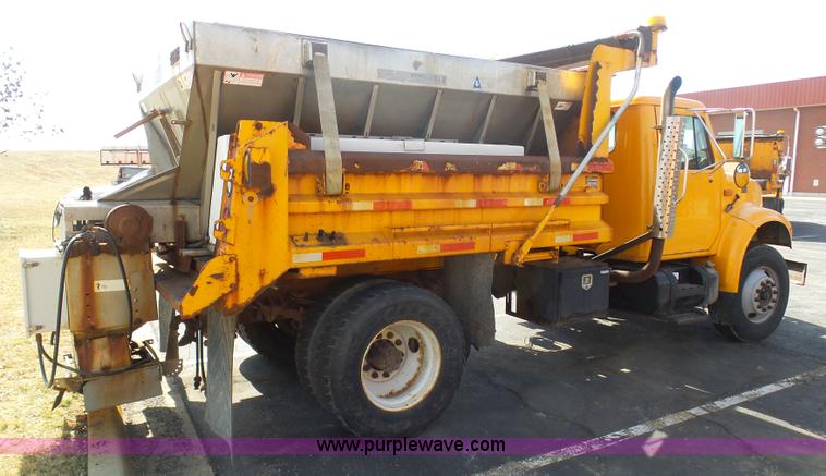 image for item BH9387 2000 International 4900 dump truck