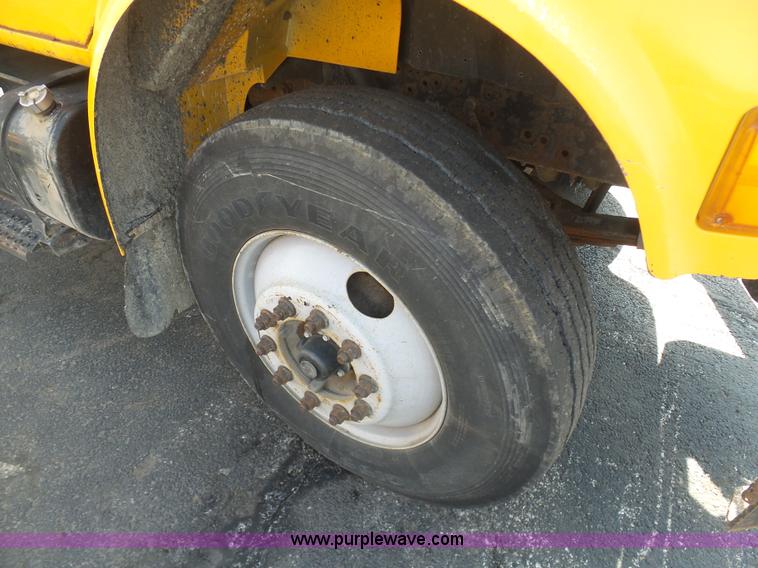 image for item BH9387 2000 International 4900 dump truck