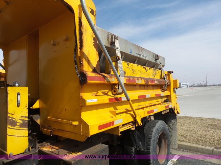 image for item BH9387 2000 International 4900 dump truck