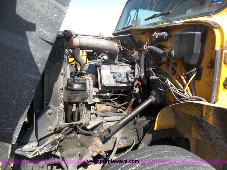 image for item BH9387 2000 International 4900 dump truck