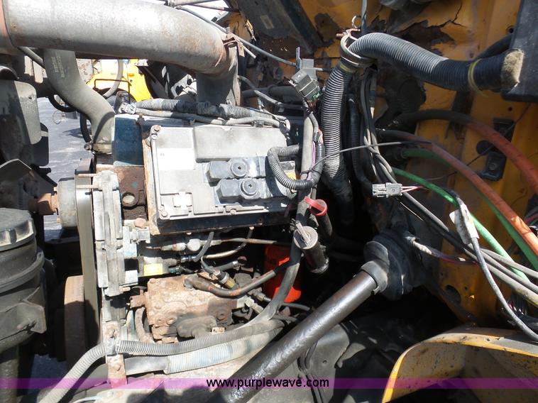 image for item BH9387 2000 International 4900 dump truck