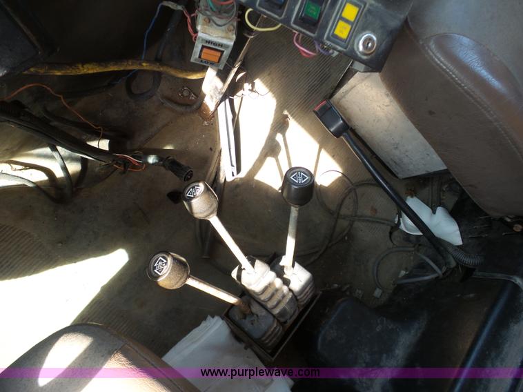 image for item BH9387 2000 International 4900 dump truck