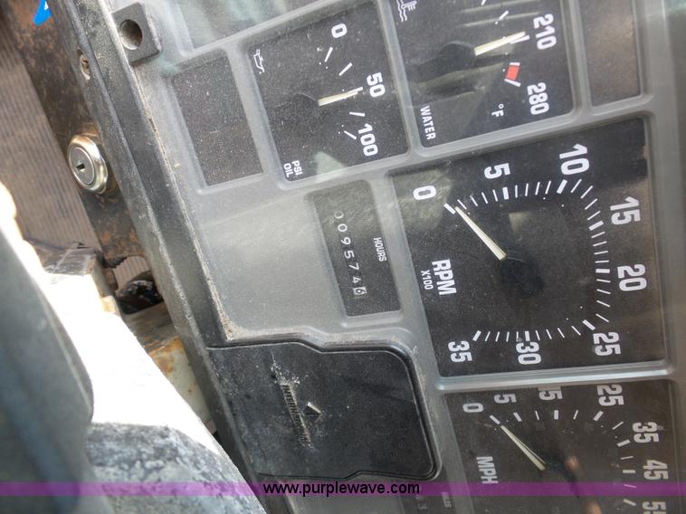 image for item BH9387 2000 International 4900 dump truck