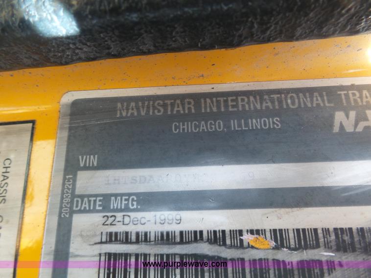 image for item BH9387 2000 International 4900 dump truck