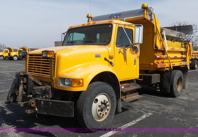 image for item BH9388 2000 International 4900 dump truck