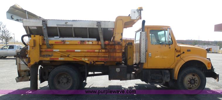 image for item BH9388 2000 International 4900 dump truck