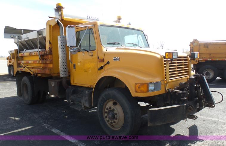 image for item BH9388 2000 International 4900 dump truck