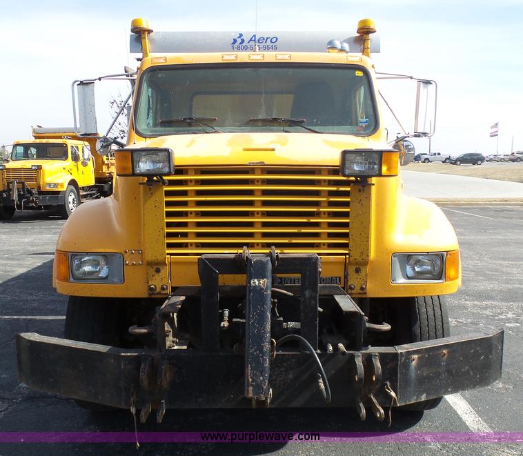image for item BH9388 2000 International 4900 dump truck
