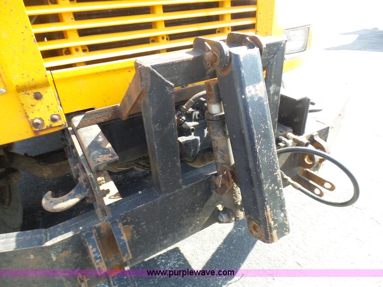 image for item BH9388 2000 International 4900 dump truck