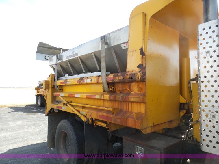 image for item BH9388 2000 International 4900 dump truck