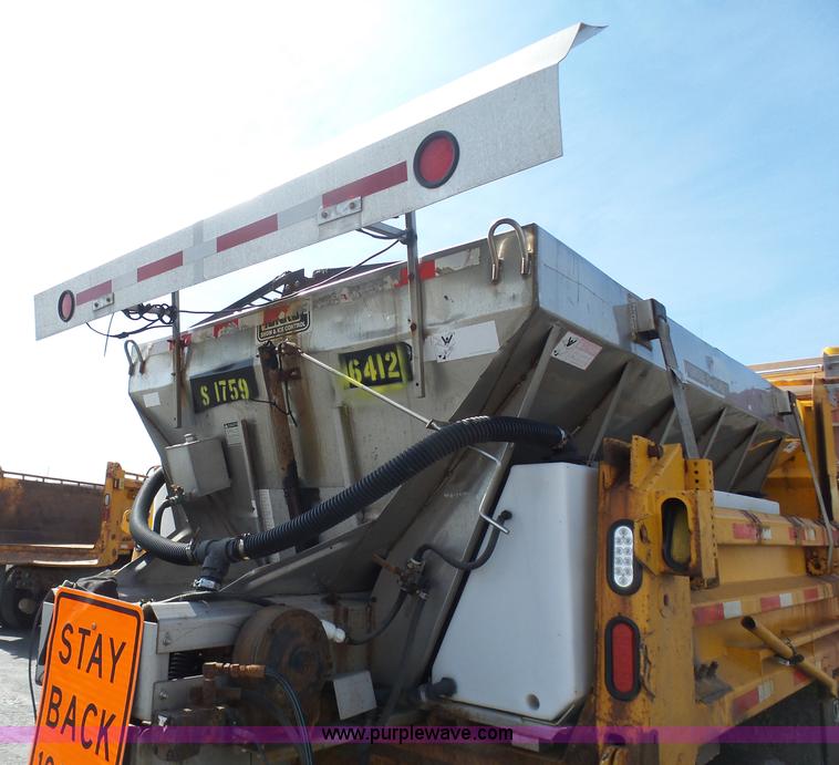 image for item BH9388 2000 International 4900 dump truck