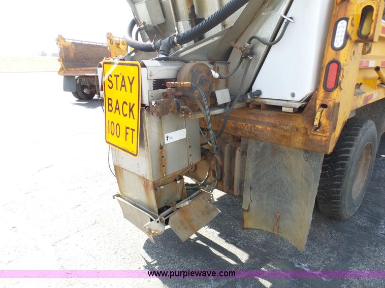 image for item BH9388 2000 International 4900 dump truck