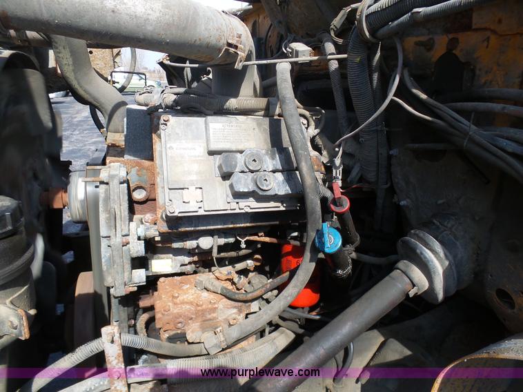 image for item BH9388 2000 International 4900 dump truck