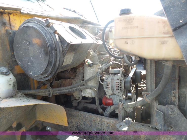 image for item BH9388 2000 International 4900 dump truck