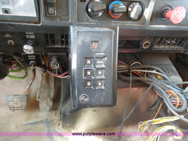 image for item BH9388 2000 International 4900 dump truck