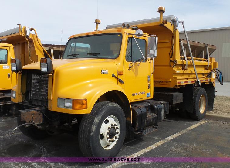 image for item BH9398 2002 International 4900 dump truck