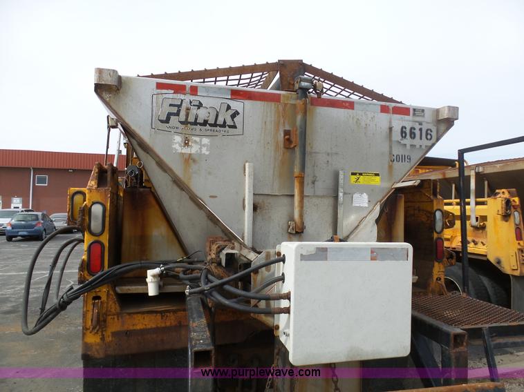 image for item BH9398 2002 International 4900 dump truck