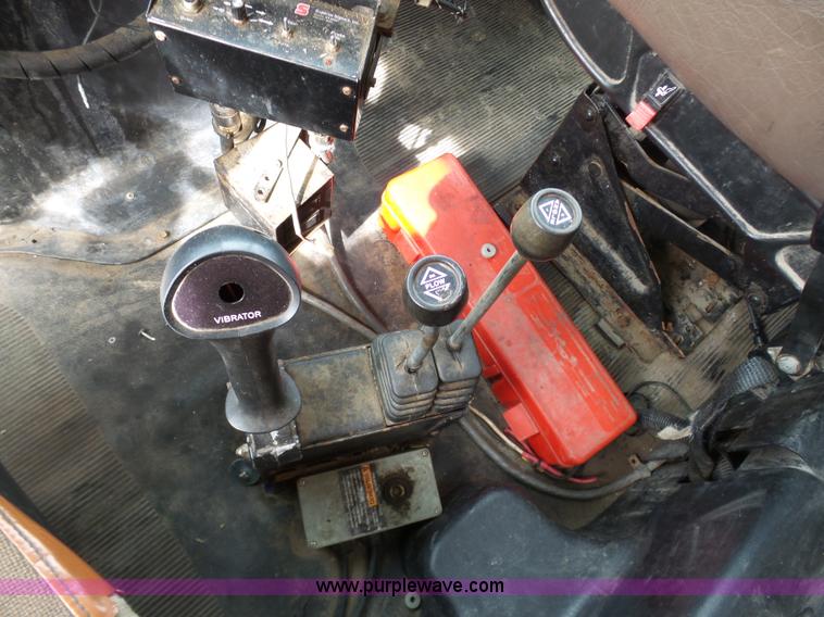 image for item BH9398 2002 International 4900 dump truck