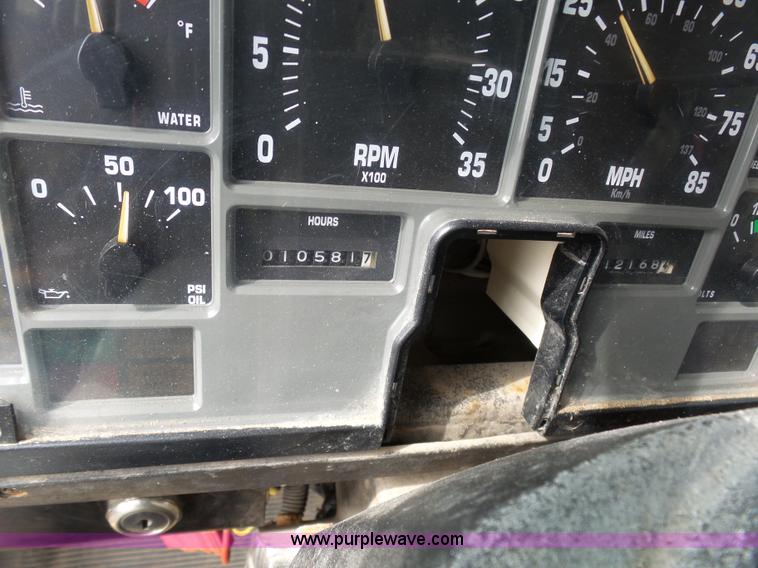 image for item BH9398 2002 International 4900 dump truck