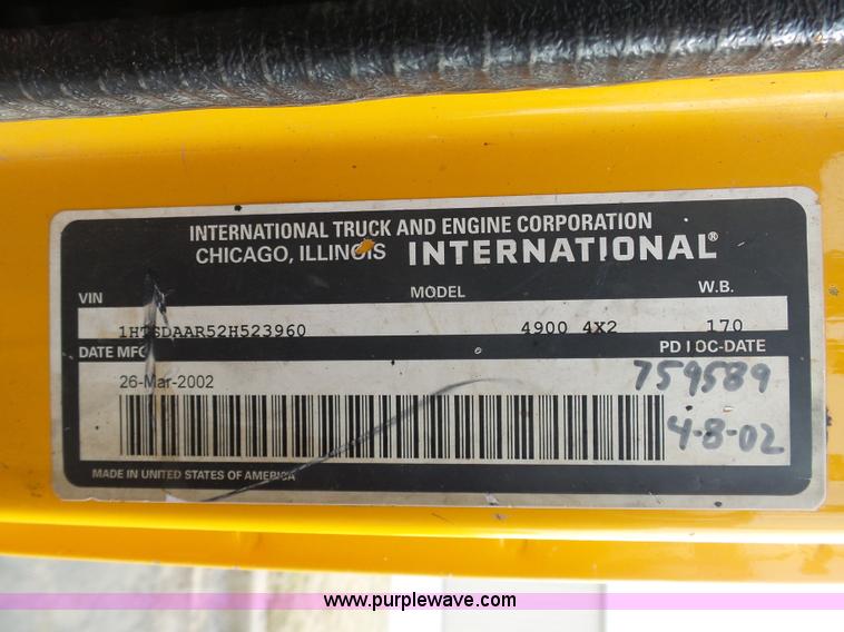 image for item BH9398 2002 International 4900 dump truck