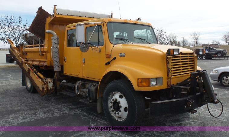image for item BH9400 2001 International 4900 dump truck
